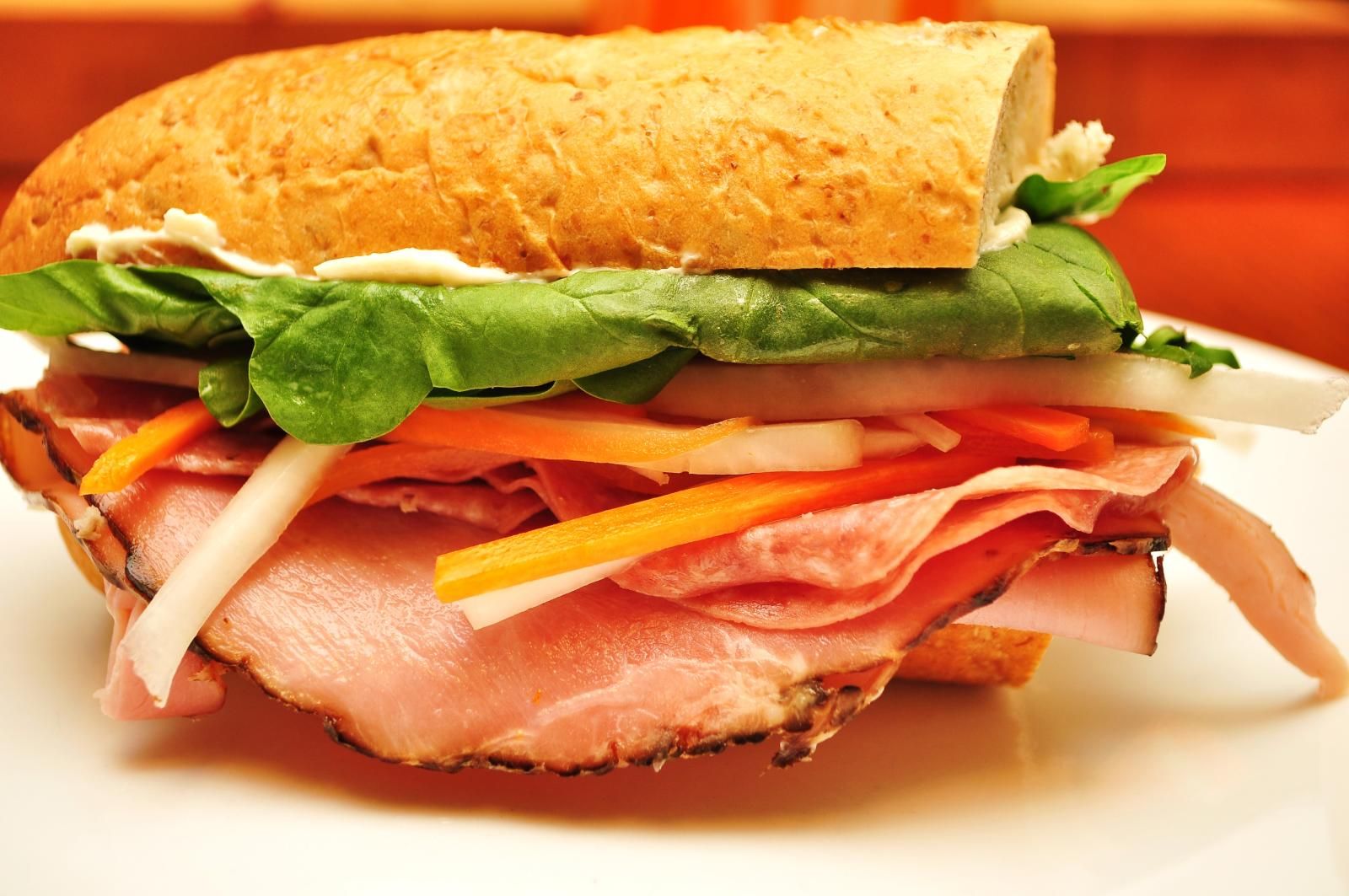 CNN xếp bánh mì Việt thứ 3 trong 25 món sandwich ngon nhất thế giới