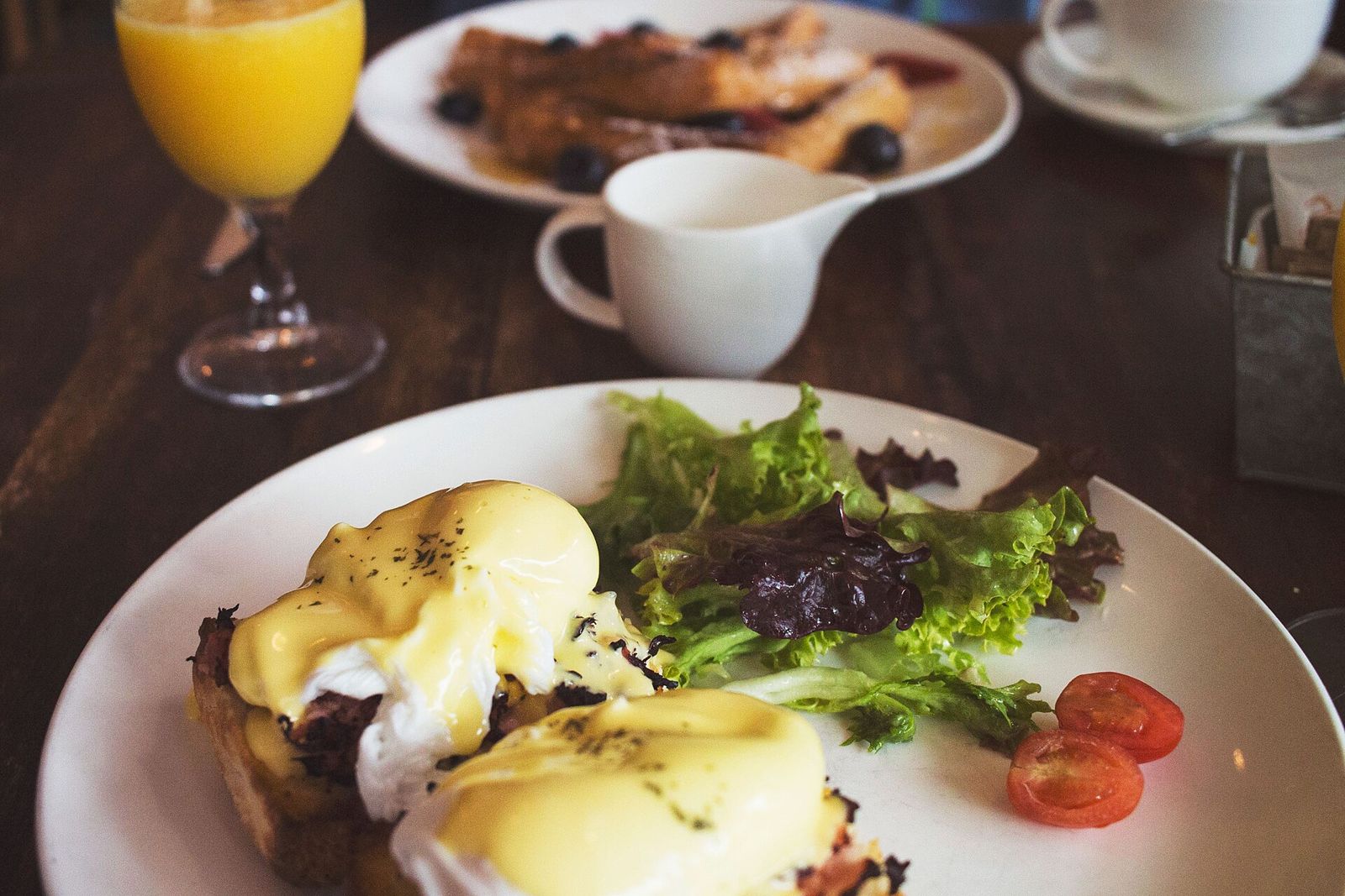 Menu brunch: tổ chức món trứng và vận hành khung giờ cao điểm cuối tuần