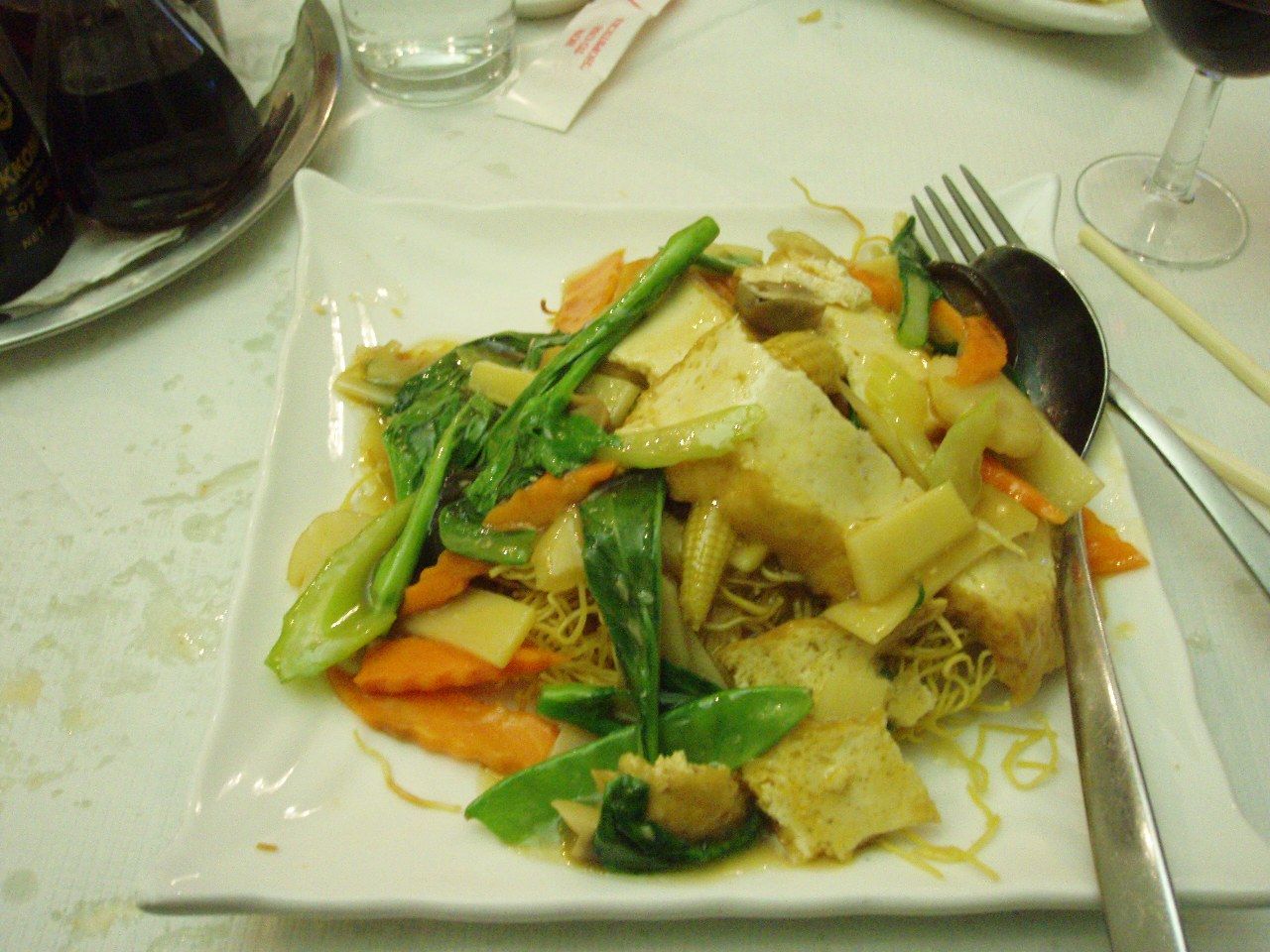 Món chay trong menu quán Việt: nước dùng rau củ, đạm thực vật và cách tránh nhiễm chéo