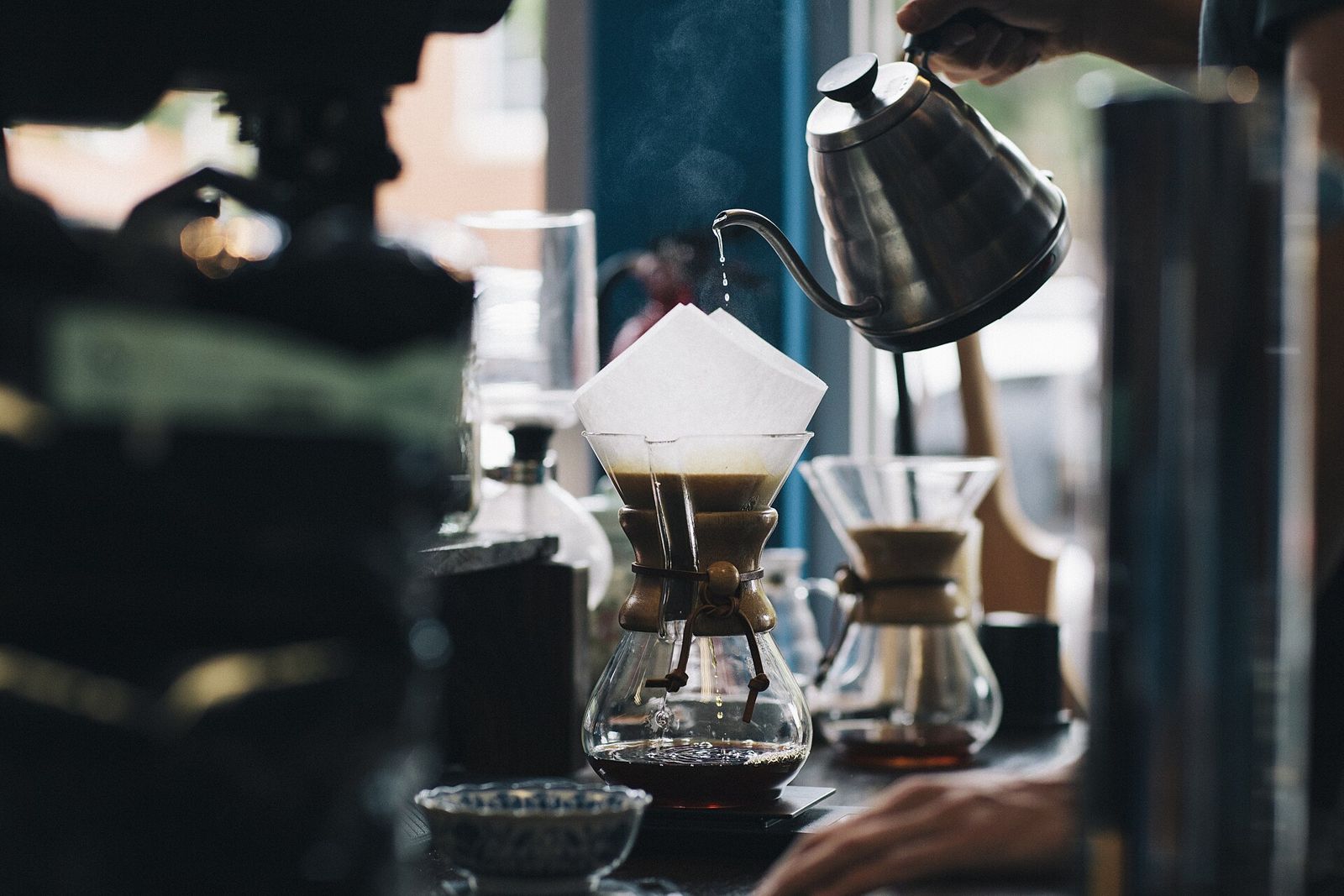 Nước pha cà phê: tiêu chuẩn, lọc nước và bảo vệ máy