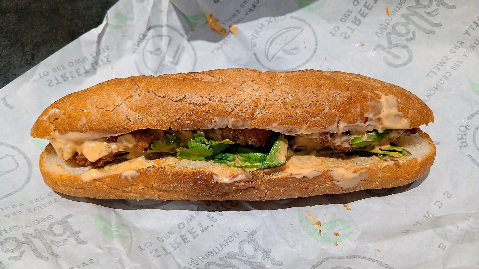 Ổ bánh mì Việt: vì sao vỏ giòn, ruột xốp và cách giữ chất lượng