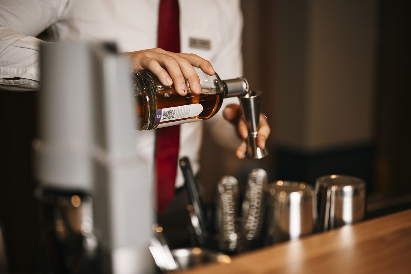 Thuế tiêu thụ đặc biệt với rượu, bia tăng từ 1/1/2026: quầy cocktail cần chuẩn bị gì