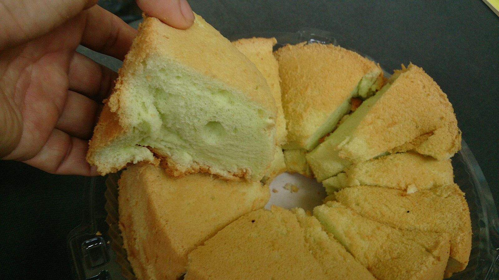 Bánh chiffon lá dứa