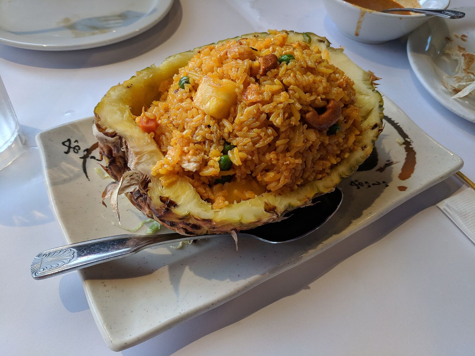 Cơm chiên dứa hải sản