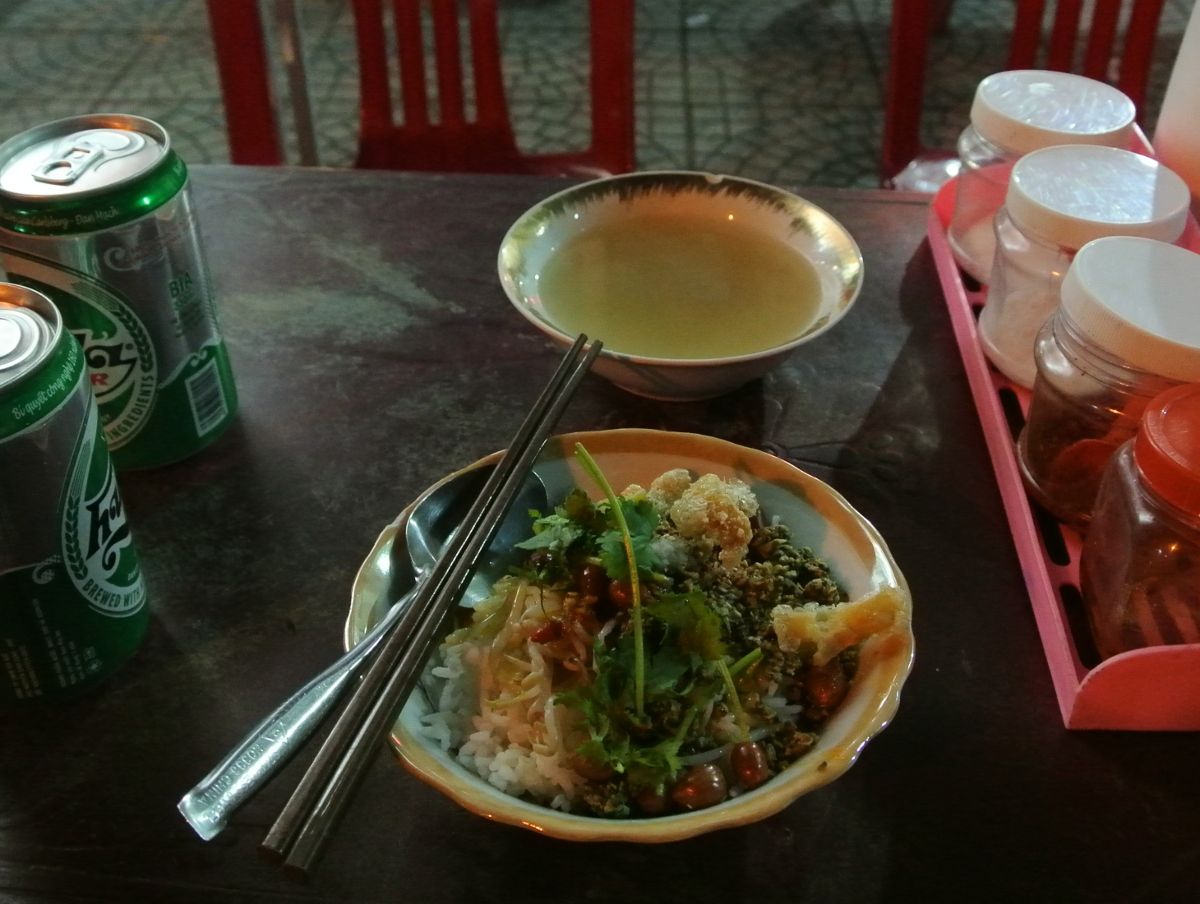 Cơm hến Huế