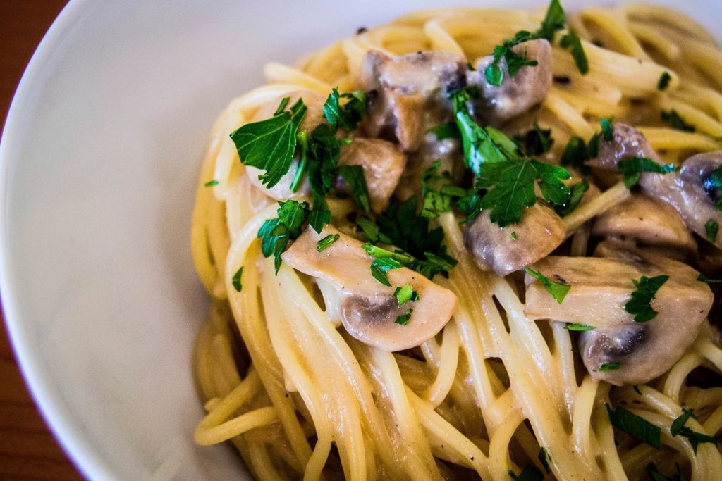 Fettuccine sốt kem nấm