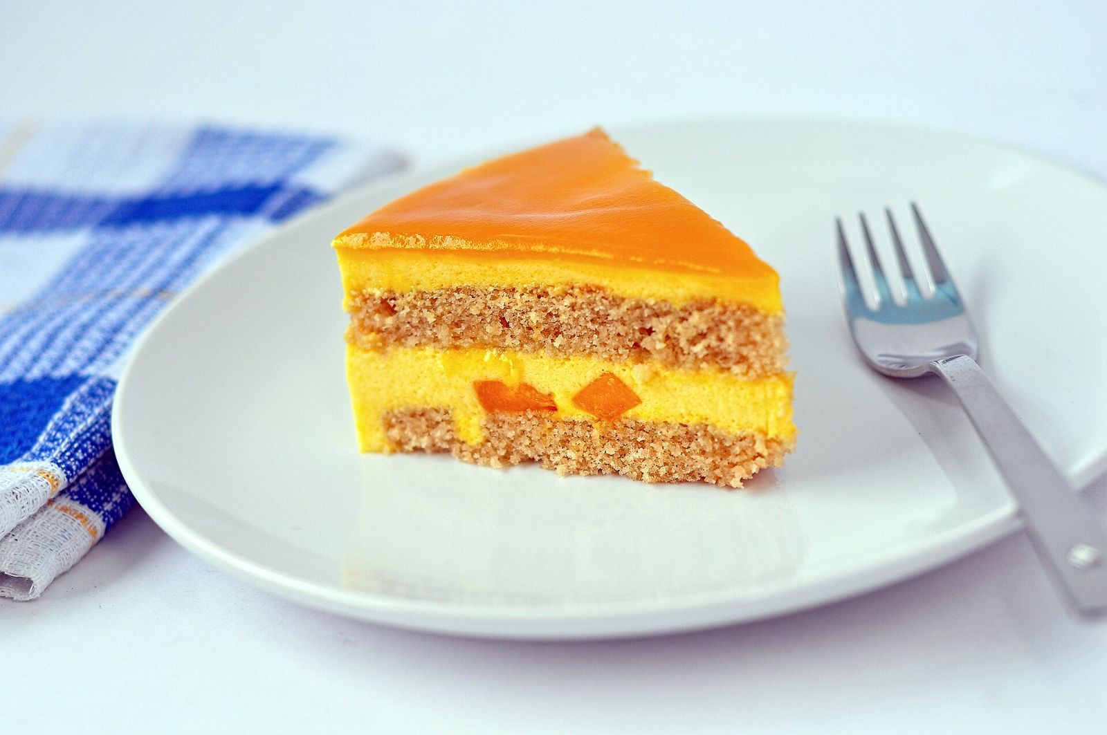 Mousse xoài cốt bông lan