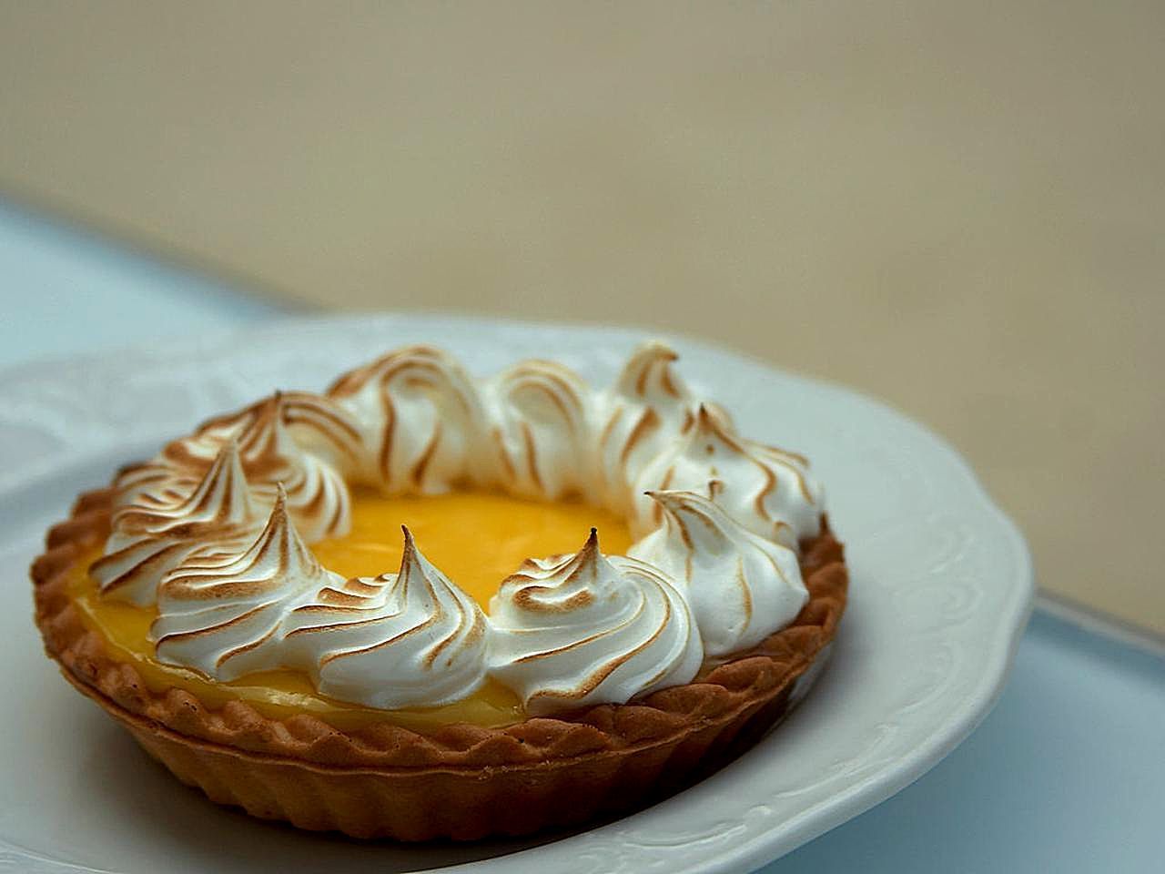 Tart chanh vàng meringue