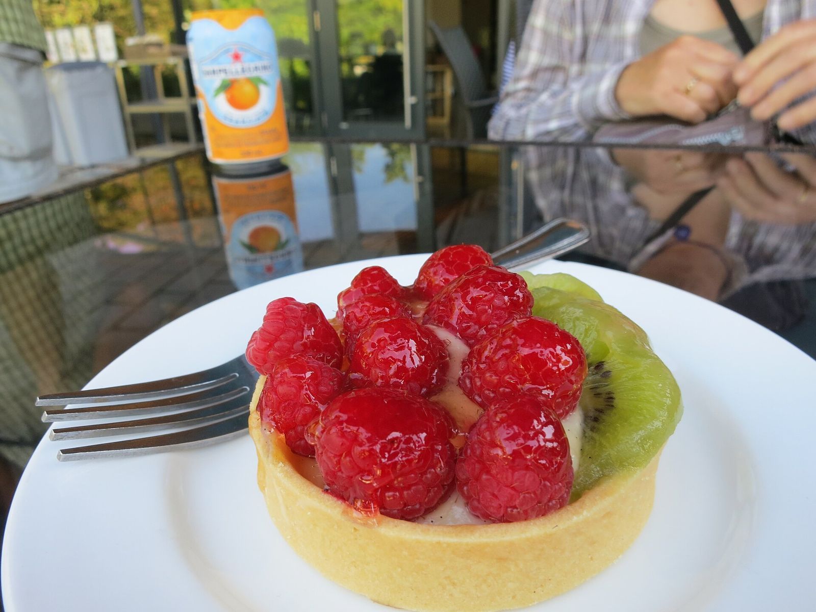 Tart trái cây kem trứng